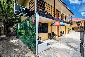 White Shamrock Beach Hotel