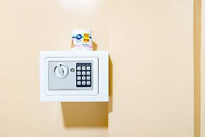 White Shamrock Beach Hotel