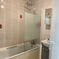 Charming 2-bed Apartment in Edinburgh City Centre