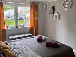 Charming 2-bed Apartment in Edinburgh City Centre