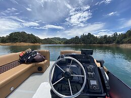 WHITE DOMES GLAMPING