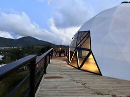 WHITE DOMES GLAMPING