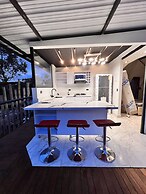 WHITE DOMES GLAMPING