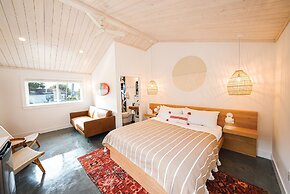 Surf Lodge