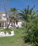 Captivating 1-bed Apartment in Gallinaro