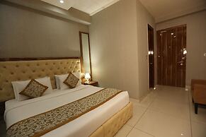 Hotel Starex Opp. Artemis Hospital