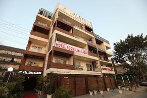 Hotel Starex Opp. Artemis Hospital