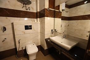 Hotel Starex Opp. Artemis Hospital