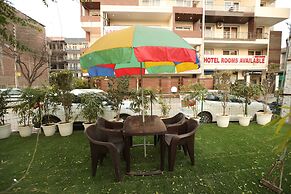 Hotel Starex Opp. Artemis Hospital