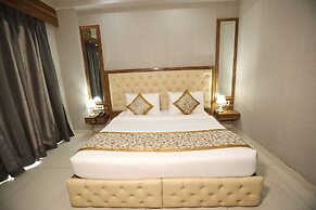 Hotel Starex Opp. Artemis Hospital