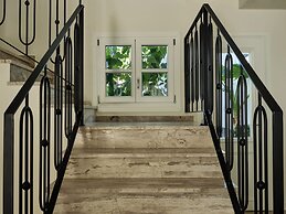 Doryssa Method Hotel