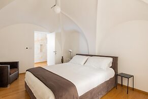 Santo Stefano Elegant Apartment by Wonderful Italy