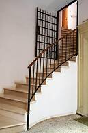 Santo Stefano Elegant Apartment by Wonderful Italy