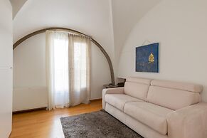 Santo Stefano Elegant Apartment by Wonderful Italy
