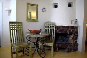 Captain John Traditional Houses - Adults Only