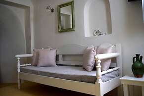 Captain John Traditional Houses - Adults Only