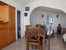 Captain John Traditional Houses - Adults Only