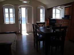 Captain John Traditional Houses - Adults Only