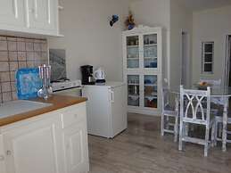 Captain John Traditional Houses - Adults Only