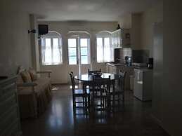 Captain John Traditional Houses - Adults Only