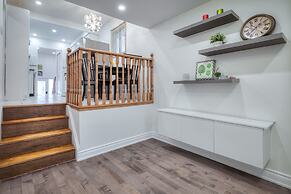Spacious Breathtaking 4br Villa in the heart of Toronto