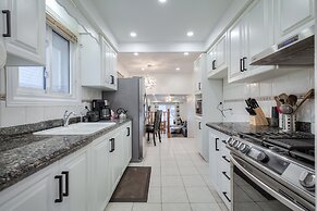 Spacious Breathtaking 4br Villa in the heart of Toronto