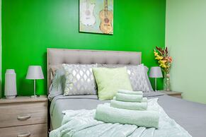 Spacious Breathtaking 4br Villa in the heart of Toronto