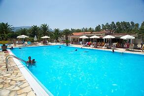 Happy Camp in Camping Karavomilos Beach