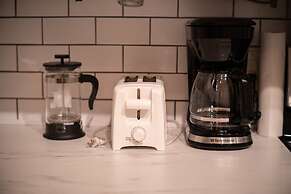 SUPERB 1 Bed Apt. Steps Away From Metro