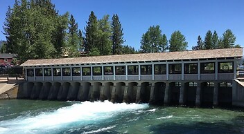 Sunnyside Up 3 Bedroom Cabin by RedAwning