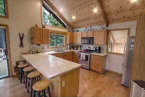 Sunnyside Up 3 Bedroom Cabin by RedAwning