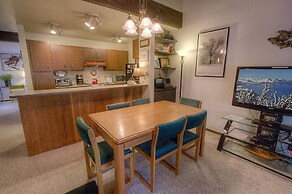 Forest View Townhouse 3 Bedroom Home by RedAwning