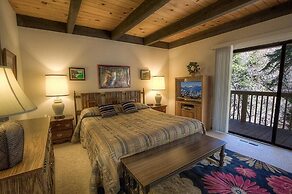 Forest View Townhouse 3 Bedroom Home by RedAwning