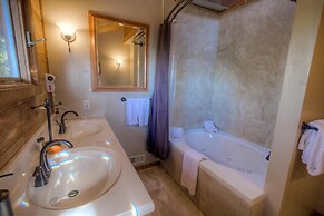 The Bass Chalet 3 Bedroom Home by RedAwning