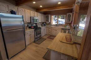 The Bass Chalet 3 Bedroom Home by RedAwning