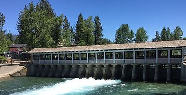 The Bass Chalet 3 Bedroom Home by RedAwning