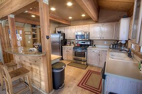 The Bass Chalet 3 Bedroom Home by RedAwning