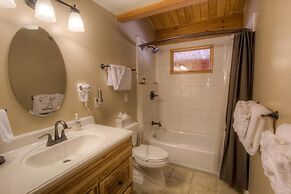 The Bass Chalet 3 Bedroom Home by RedAwning