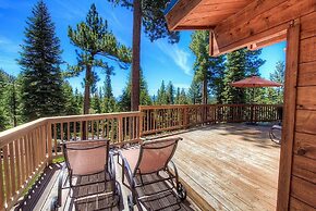 The Bass Chalet 3 Bedroom Home by RedAwning