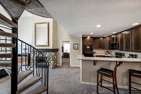 Family Getaway~skiing, Ice Castles & Golf Course 2204 2 Bedroom Apts b