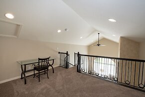 Family Getaway~skiing, Ice Castles & Golf Course 2204 2 Bedroom Apts b