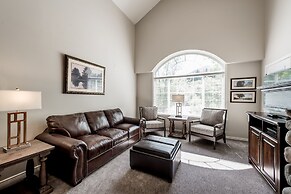 Family Getaway~skiing, Ice Castles & Golf Course 2204 2 Bedroom Apts b