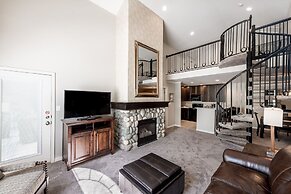 Family Getaway~skiing, Ice Castles & Golf Course 2204 2 Bedroom Apts b