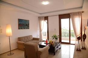 Spotless Apt in the Heart of Sisi
