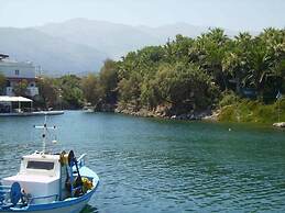 Spotless Apt in the Heart of Sisi