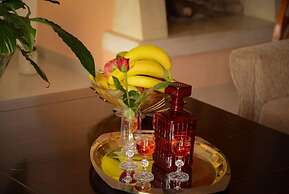 Spotless Apt in the Heart of Sisi