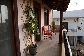 Spotless Apt in the Heart of Sisi