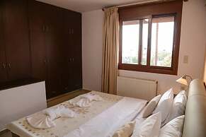 Spotless Apt in the Heart of Sisi