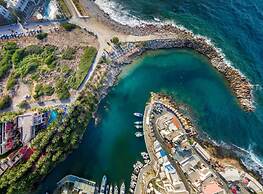 Spotless Apt in the Heart of Sisi