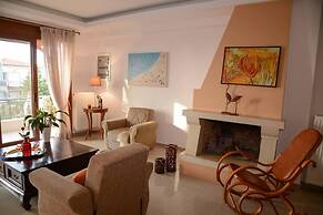 Spotless Apt in the Heart of Sisi